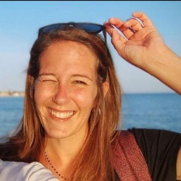 Julia Hoppe profile photo