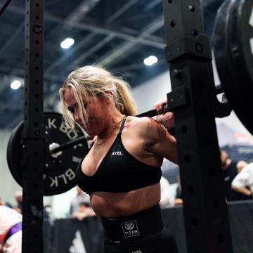 Hollie Avery profile photo