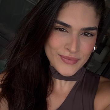 camila magalhaes profile photo