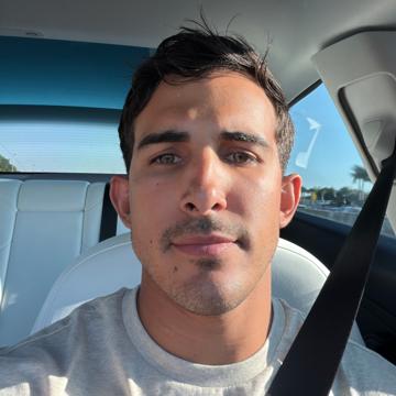 Robert Garcia profile photo