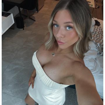 Emma Brewer profile photo