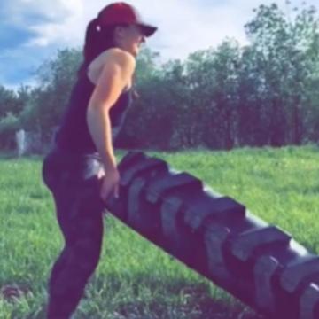 Klaudia Vides profile photo