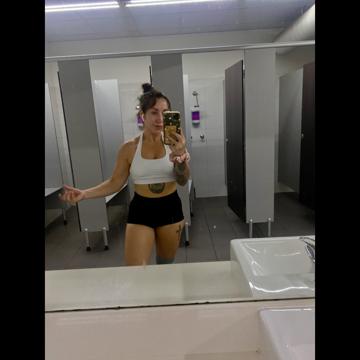 Andrea Cross profile photo