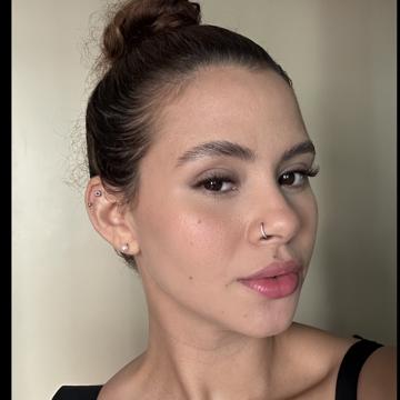 Thalyssa Almeida profile photo