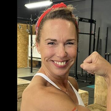 Elizabeth Dore profile photo