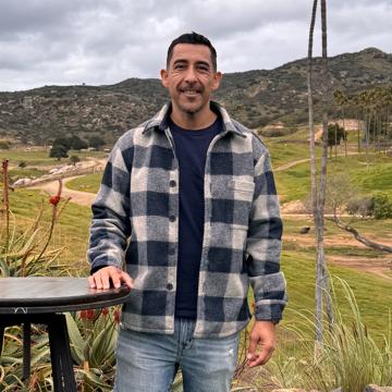 Everett Hernandez profile photo