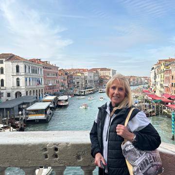 Jacqui Lowe profile photo