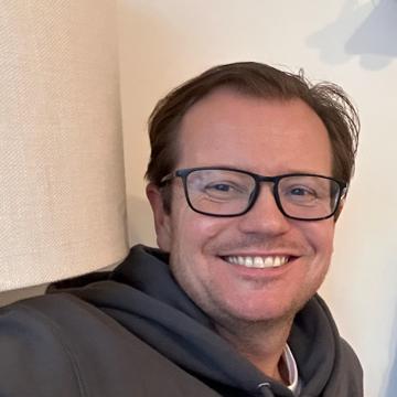 Simon Watts profile photo