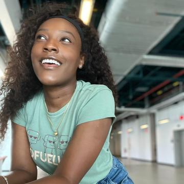 Blondine Deprinvil profile photo