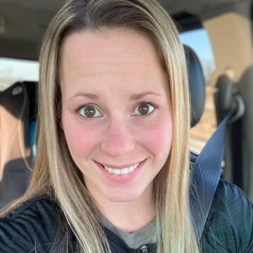 Jessica Schneider profile photo