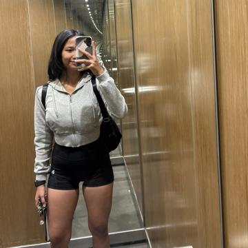 Mia Putri profile photo