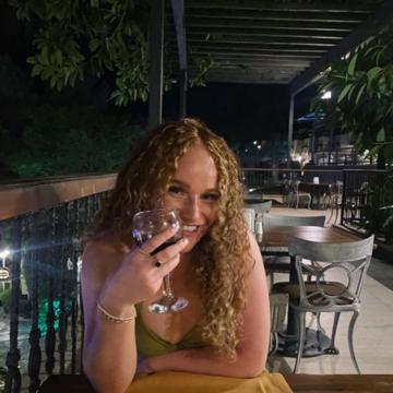 Poppy Tucker profile photo