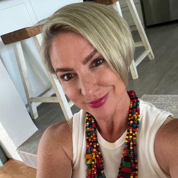 Helen Jones profile photo