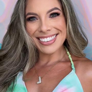 Lara Lago profile photo