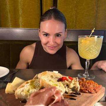 Darby Oakes profile photo