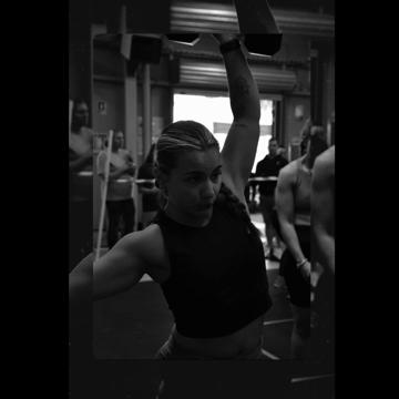 Lola Papazian profile photo