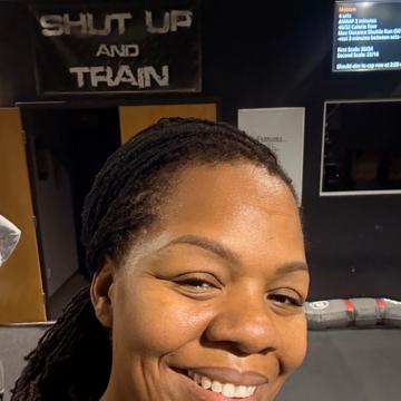 Leah Lewis profile photo