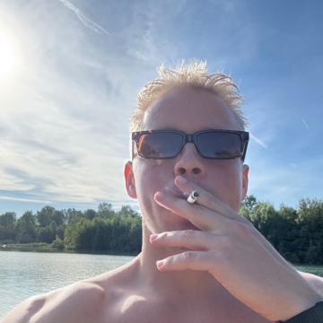 Dennis Lätsch profile photo