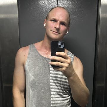 Denis Pisarev profile photo